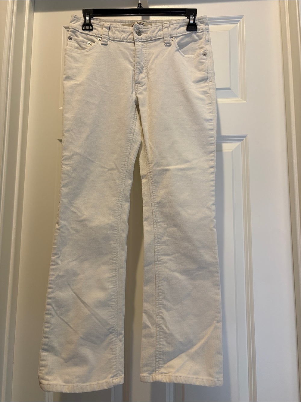 GAP Women's Boot Cut Jeans in Off-White- 83% cotton, 16% polyester, 1% spandex